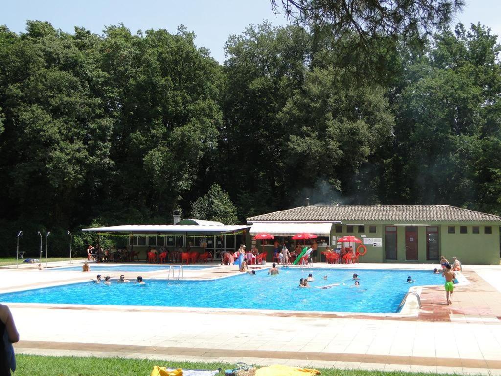 Detached Villa For 6 People In Lloret De Mar With Comunal Outdoor Swimming Pool Puigventos エクステリア 写真