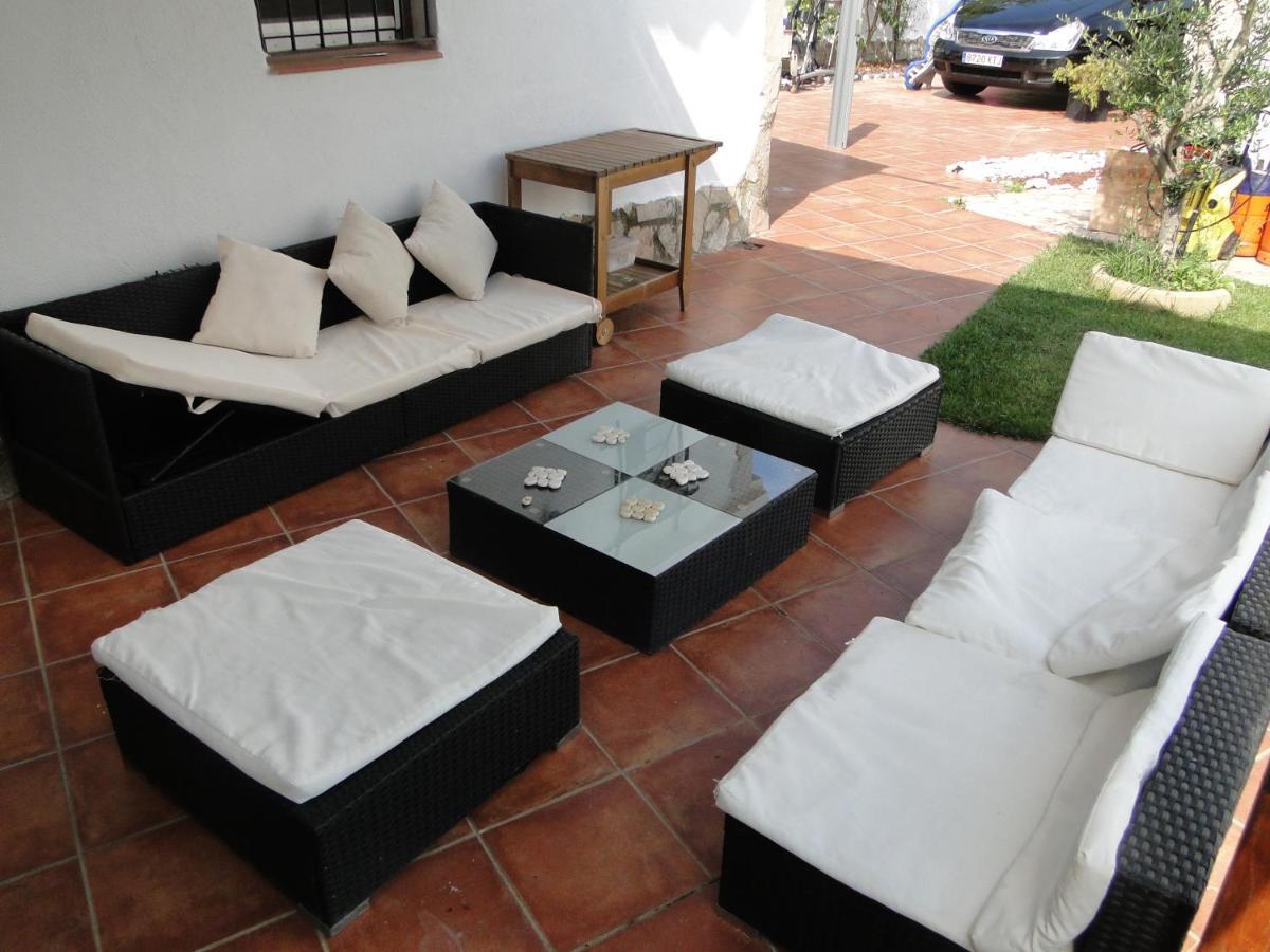 Detached Villa For 6 People In Lloret De Mar With Comunal Outdoor Swimming Pool Puigventos エクステリア 写真