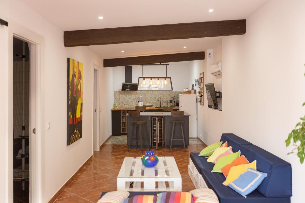 Detached Villa For 6 People In Lloret De Mar With Comunal Outdoor Swimming Pool Puigventos エクステリア 写真