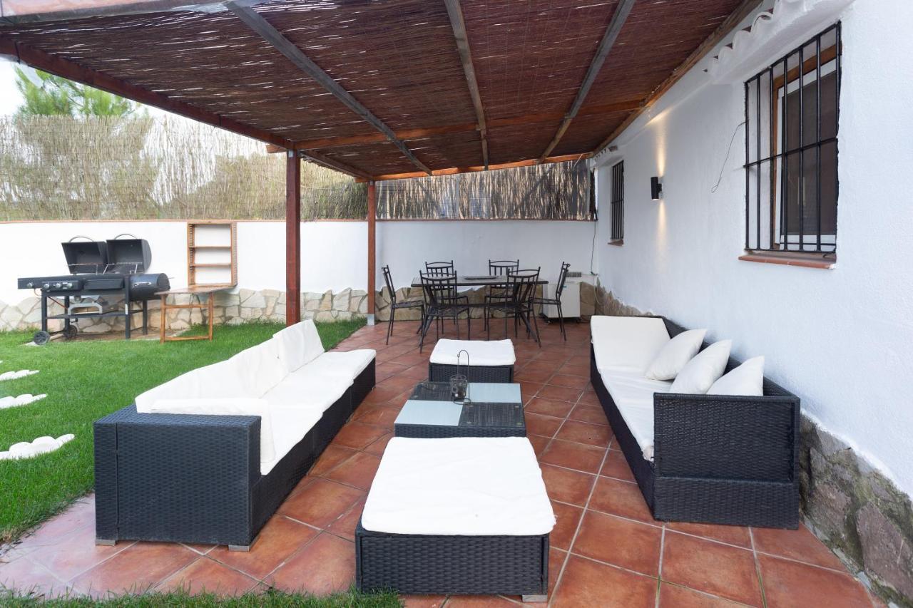 Detached Villa For 6 People In Lloret De Mar With Comunal Outdoor Swimming Pool Puigventos エクステリア 写真
