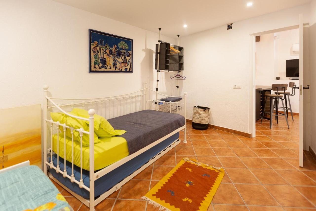 Detached Villa For 6 People In Lloret De Mar With Comunal Outdoor Swimming Pool Puigventos エクステリア 写真