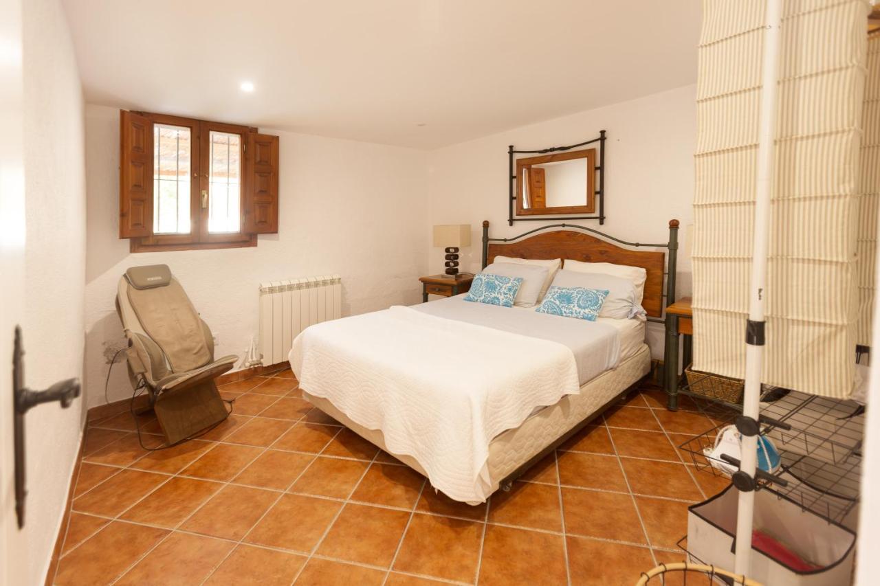 Detached Villa For 6 People In Lloret De Mar With Comunal Outdoor Swimming Pool Puigventos エクステリア 写真