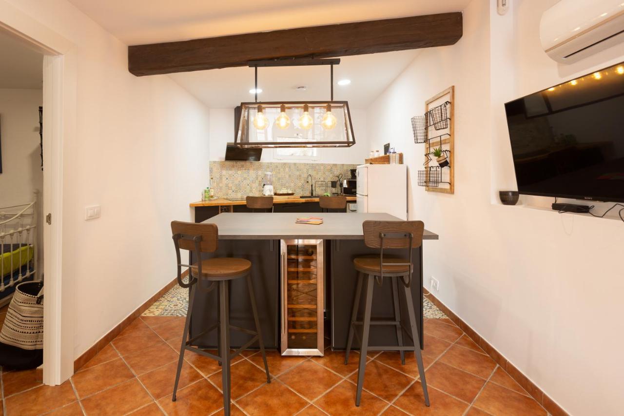 Detached Villa For 6 People In Lloret De Mar With Comunal Outdoor Swimming Pool Puigventos エクステリア 写真