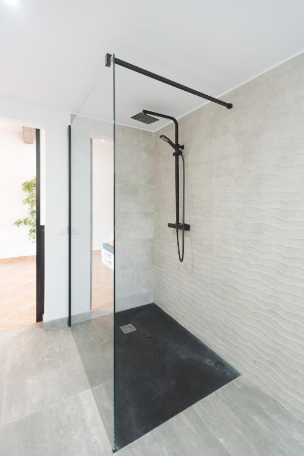 Detached Villa For 6 People In Lloret De Mar With Comunal Outdoor Swimming Pool Puigventos エクステリア 写真