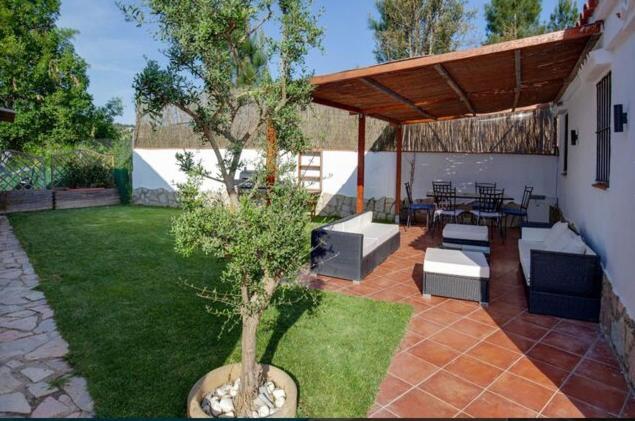 Detached Villa For 6 People In Lloret De Mar With Comunal Outdoor Swimming Pool Puigventos エクステリア 写真