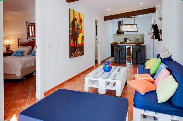 Detached Villa For 6 People In Lloret De Mar With Comunal Outdoor Swimming Pool Puigventos エクステリア 写真